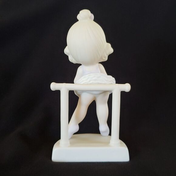 Vtg 1985 Precious Moments “Lord, Keep Me On My Toes” Porcelain Figurine #100129 - Picture 5 of 9